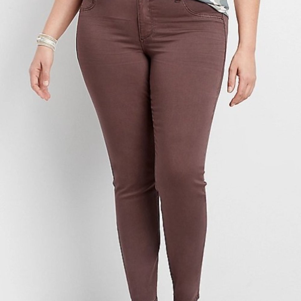 m jeans by Maurices High Rise “Burgundy” Double Button Repreve Jegging 22W Long
